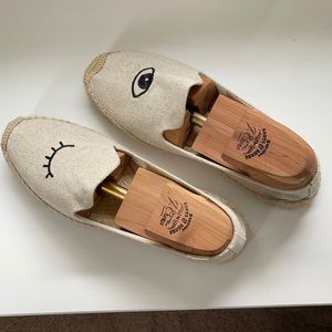 Off white linen espadrilles with cute logo